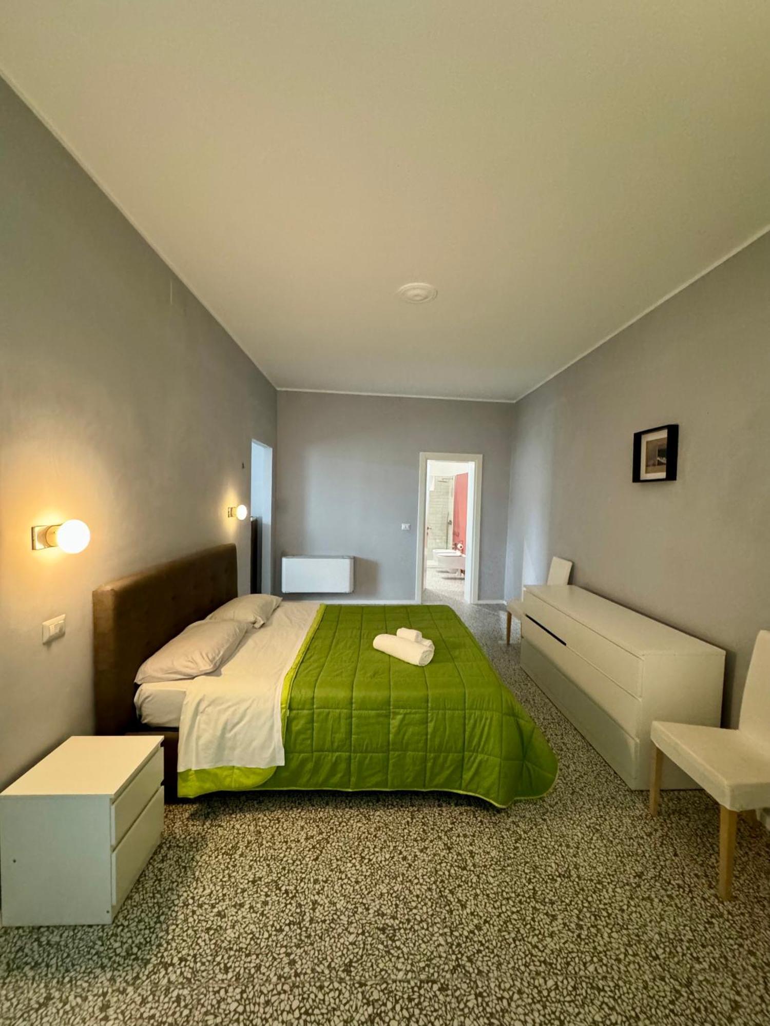4 Balconi Rooms Paladini B&B E Appartamenti Lecce Exterior photo