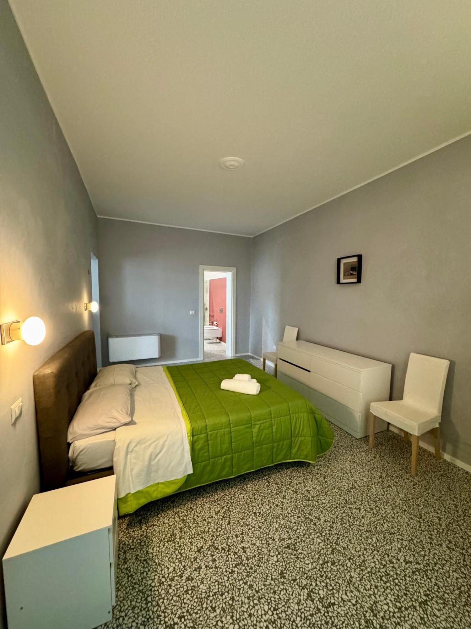 4 Balconi Rooms Paladini B&B E Appartamenti Lecce Exterior photo