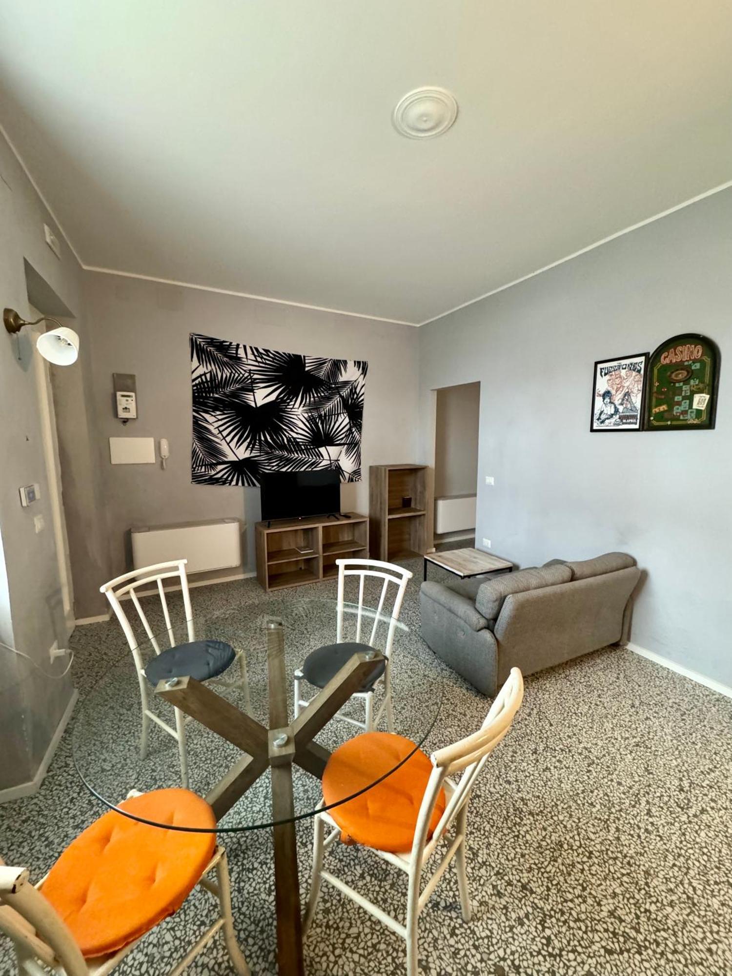 4 Balconi Rooms Paladini B&B E Appartamenti Lecce Exterior photo