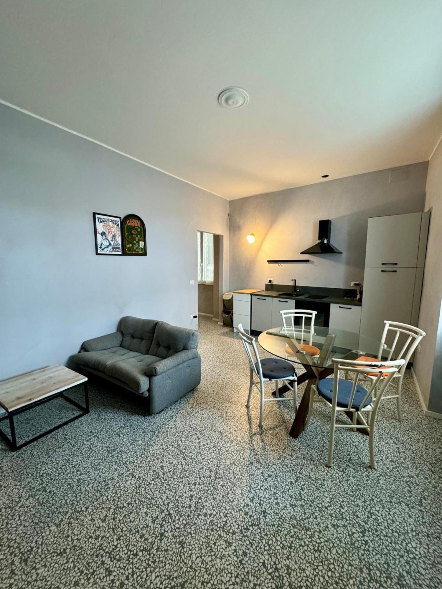 4 Balconi Rooms Paladini B&B E Appartamenti Lecce Exterior photo
