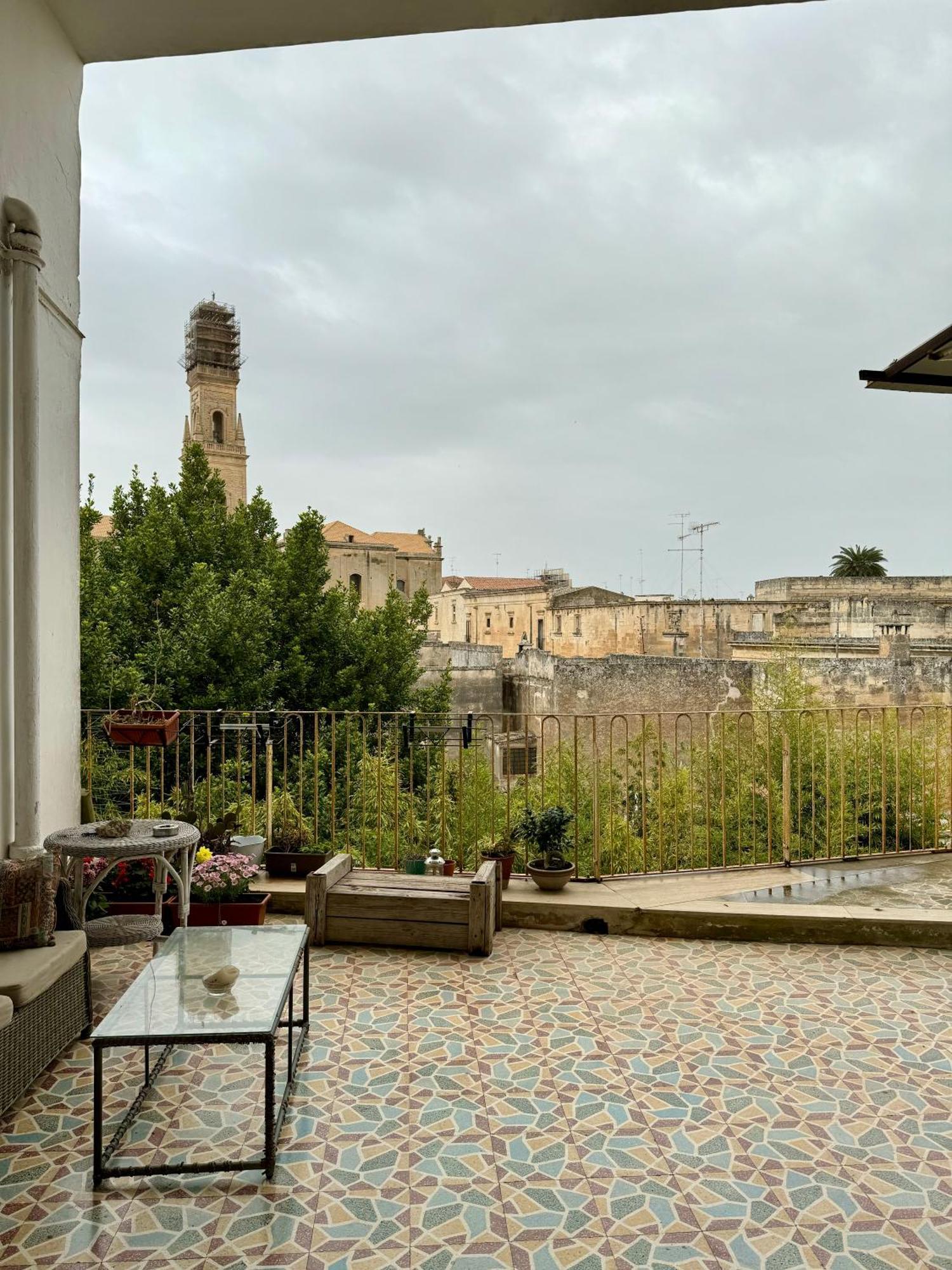 4 Balconi Rooms Paladini B&B E Appartamenti Lecce Exterior photo