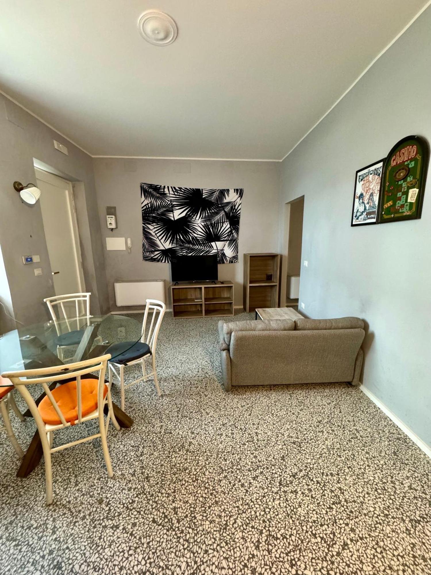 4 Balconi Rooms Paladini B&B E Appartamenti Lecce Exterior photo